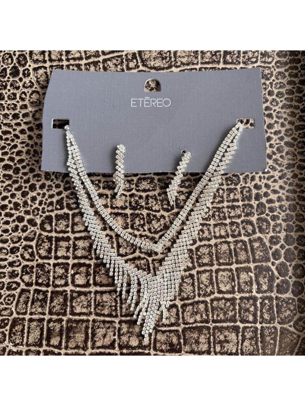 DIAMOND NECKLACE & EARRING SET - NWT